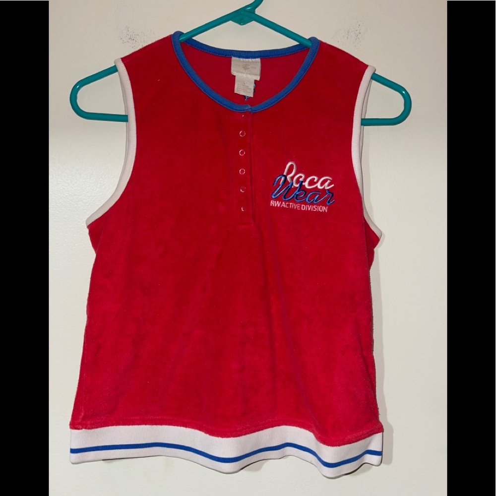 Sleeveless top.